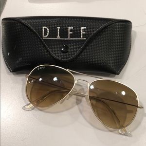 DIFF eyewear Cruz matte gold + Brown gradient lens